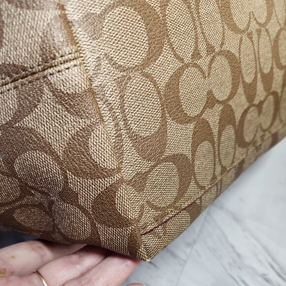 Nwot Coach Signature C's Khaki Shoulder Bag Purse - Picture 8 of 13